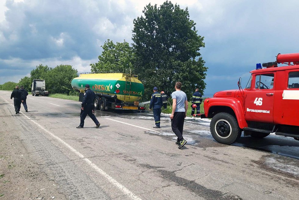 На трассе Борисполь - Днепр загорелся бензовоз с 38 тоннами горючего 2