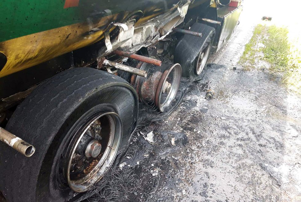 На трассе Борисполь - Днепр загорелся бензовоз с 38 тоннами горючего 3