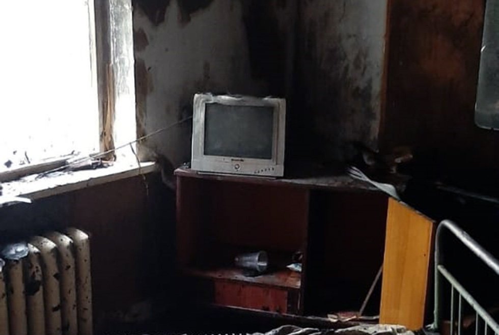 В Днепре горел частный дом на Зоопарковой 1