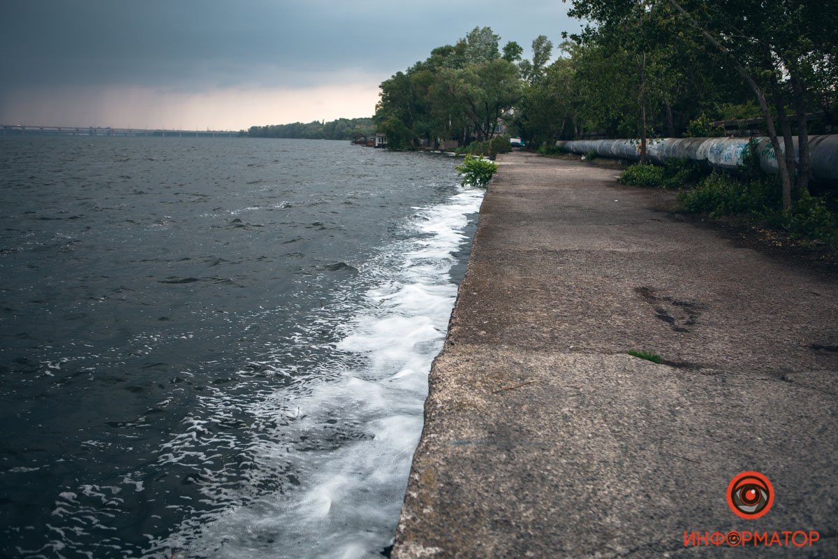 Как в Днепре прошел первый дождливый день лета 7
