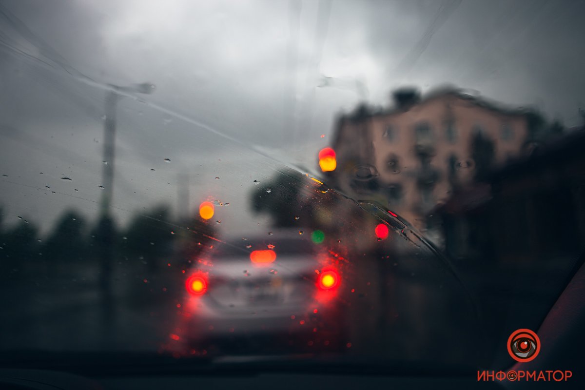 Как в Днепре прошел первый дождливый день лета 8