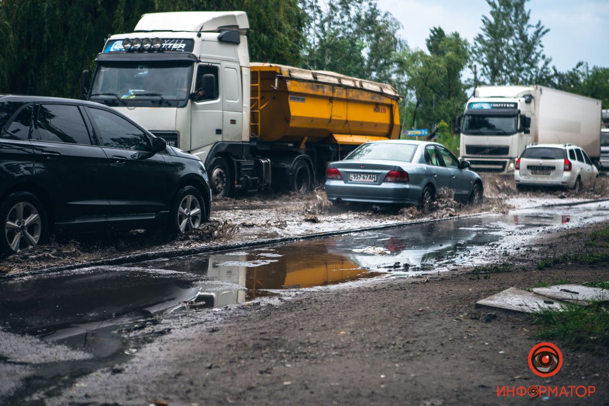 Как в Днепре прошел первый дождливый день лета 12