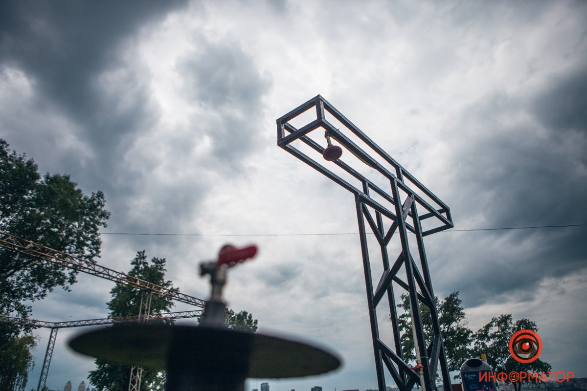 В Днепре пляжи готовы к летнему сезону, а погода - нет 1