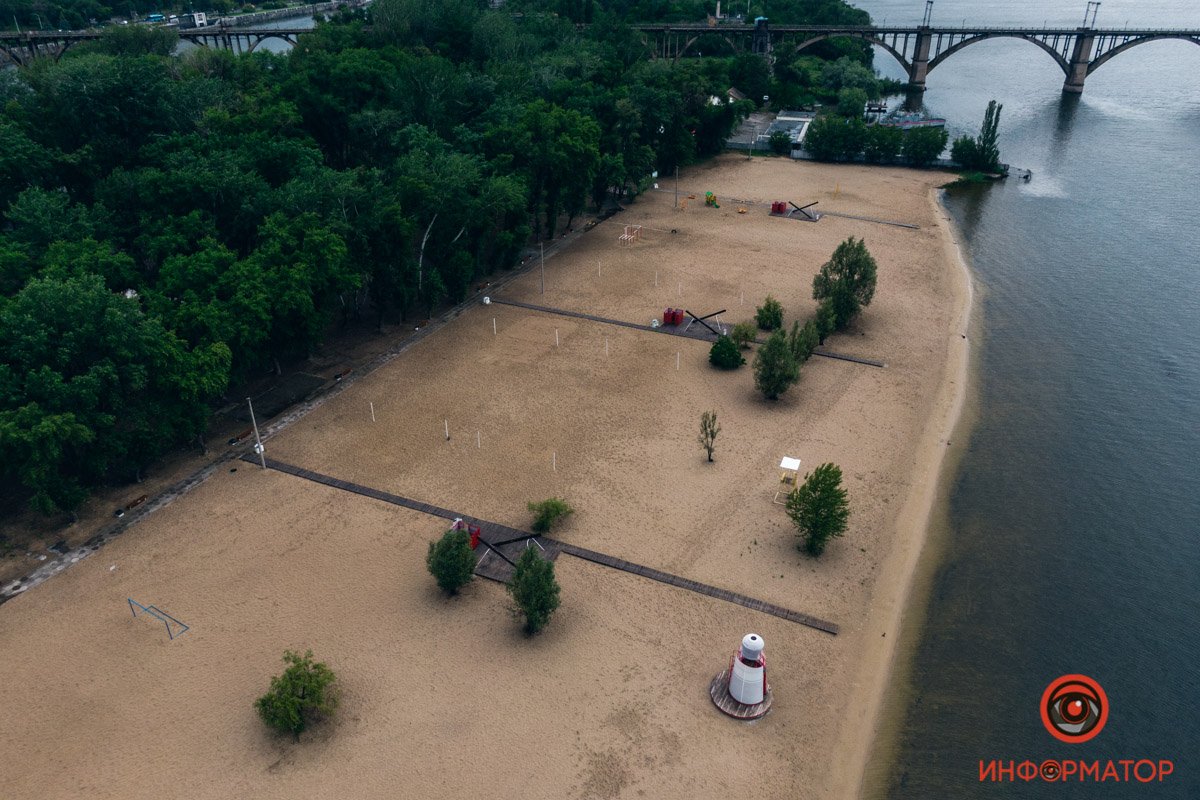 В Днепре пляжи готовы к летнему сезону, а погода - нет 15