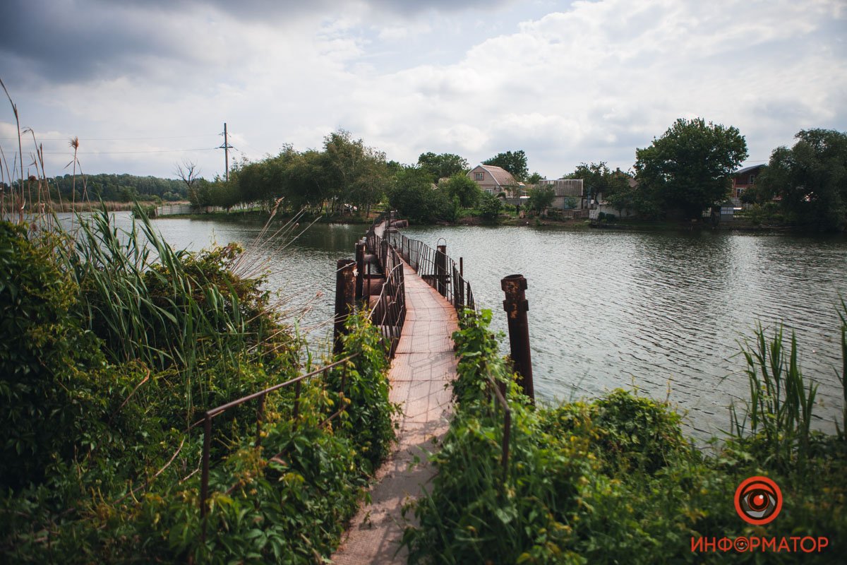 В Днепре уходит под воду мост через реку Шиянку 2
