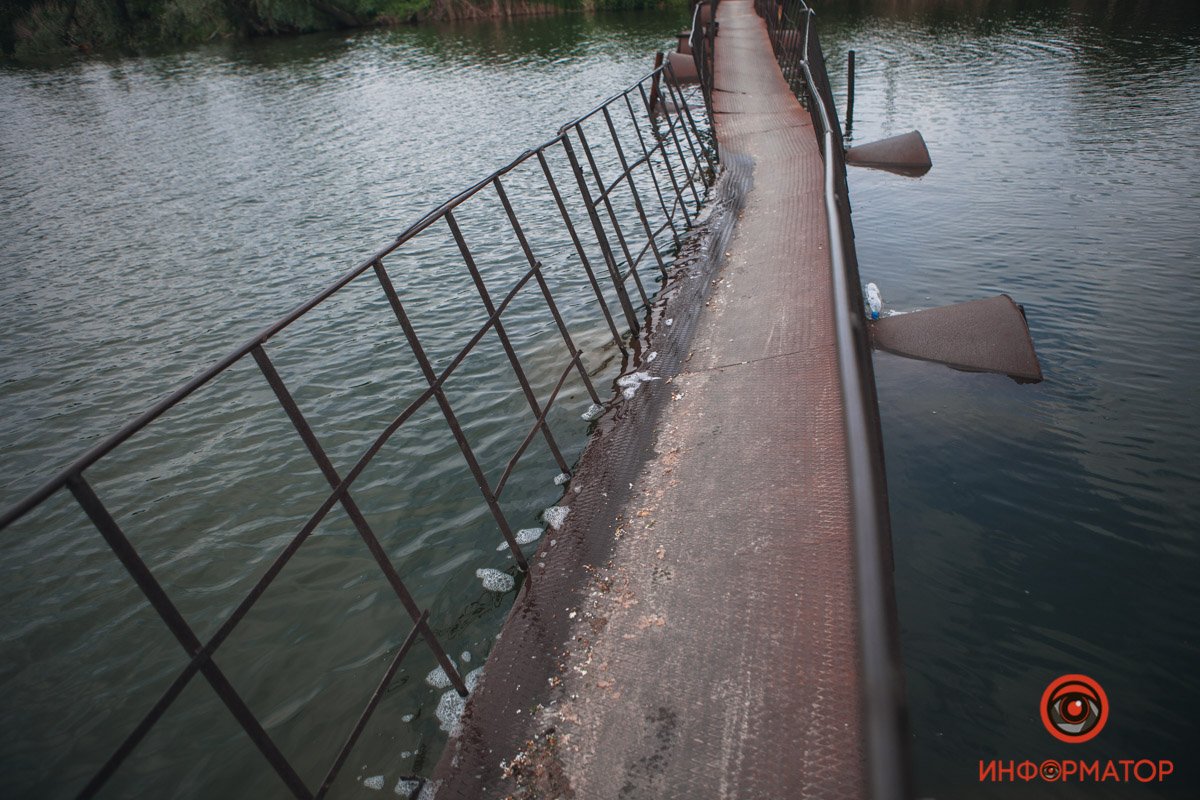 В Днепре уходит под воду мост через реку Шиянку 7