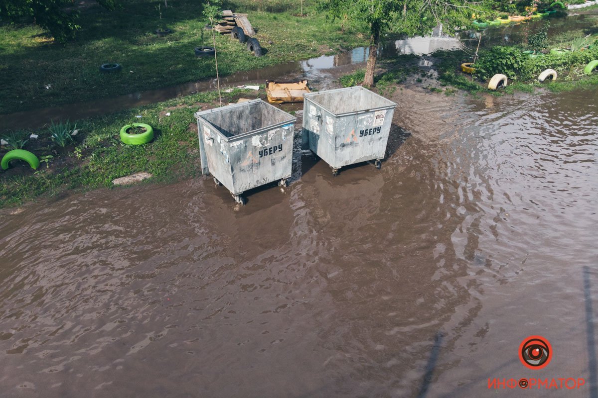 В Днепре после дождя затопило улицу на Левобережном 8