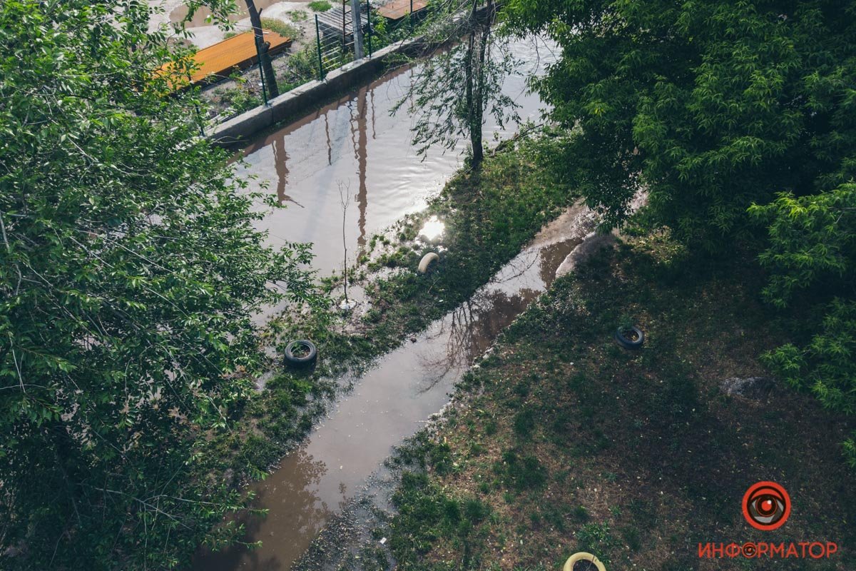В Днепре после дождя затопило улицу на Левобережном 10