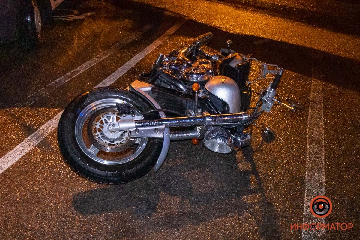 Мотоцикл занесло из-за погоды Мотоцикл занесло из-за погоды