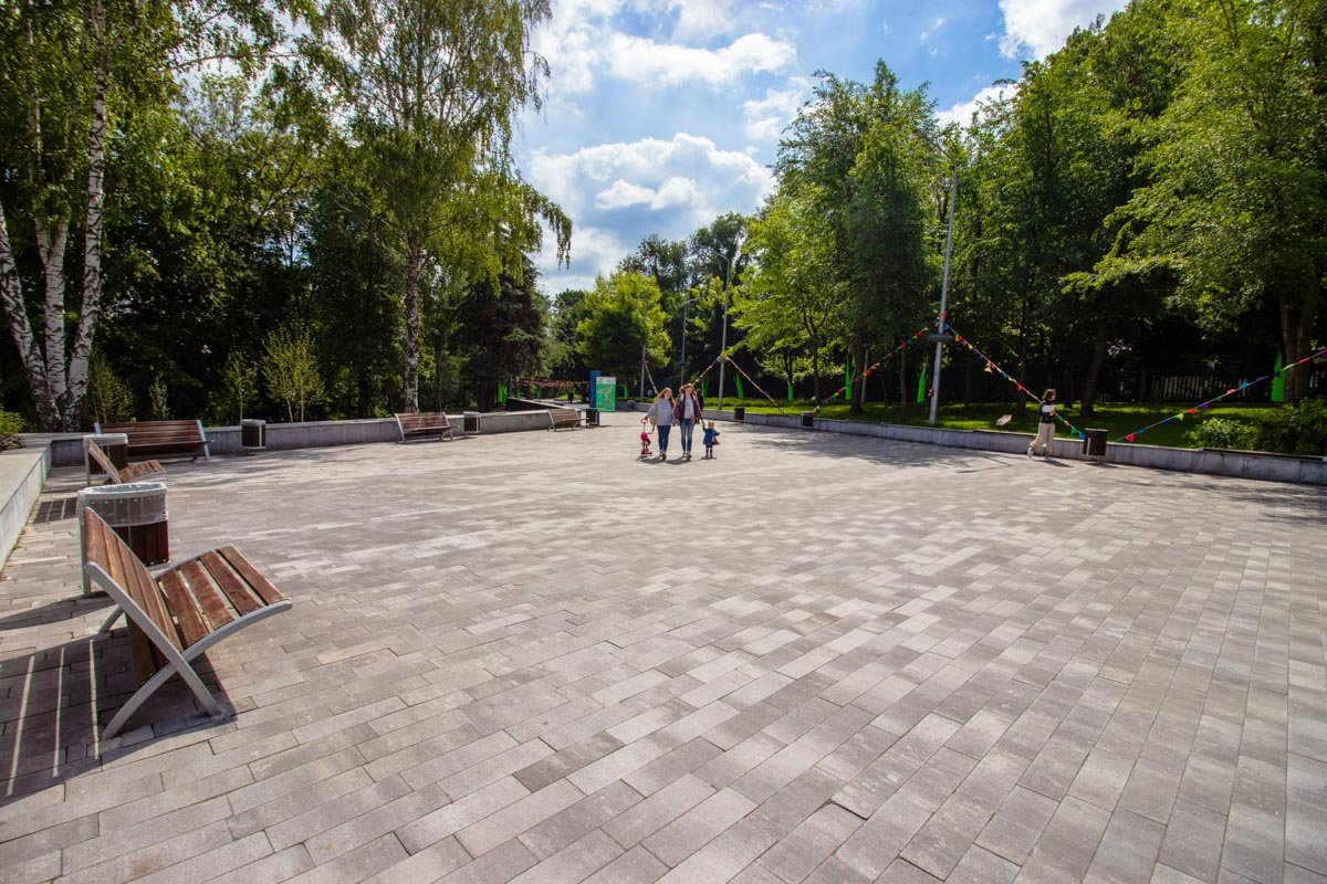 Аллея влюбленных, городок с аттракционами и зеленый лабиринт: как преображаются парки Днепра 1
