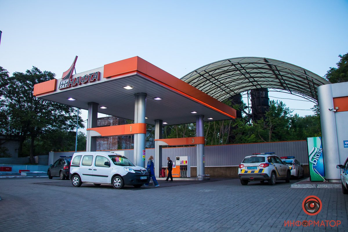 Злоумышленник в куртке врача скорой помощи ограбил заправку