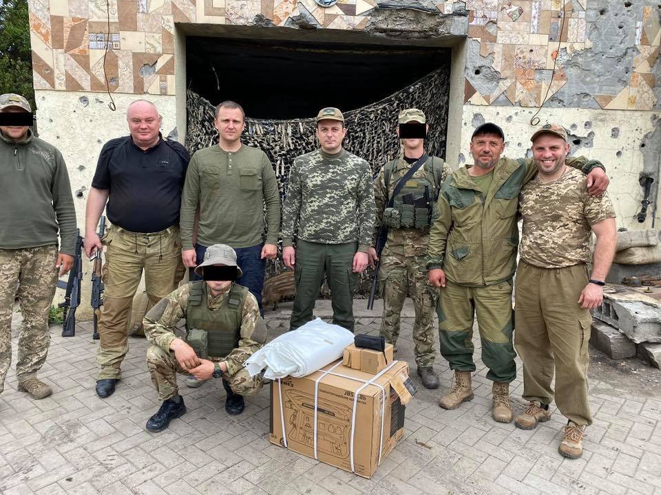 Мэр Каменского приехал к украинским защитникам в зону ООС 4