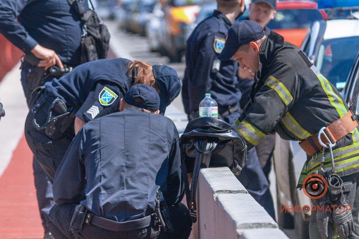 У девушки могла быть интоксикация, поэтому к месту вызвали скорую