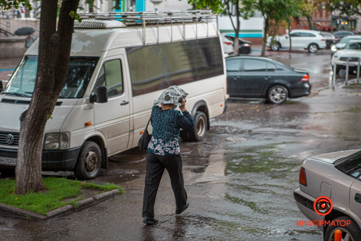 В Днепре прошел град и сильный дождь 12