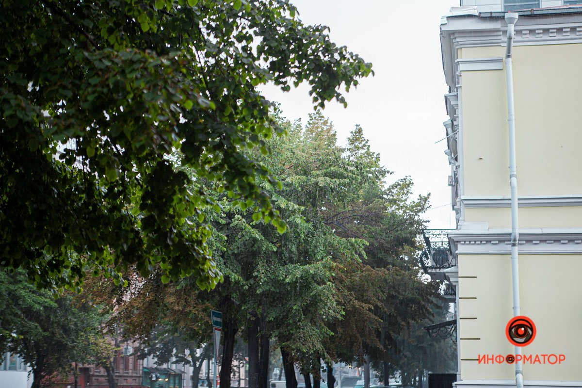 В Днепре прошел град и сильный дождь 14