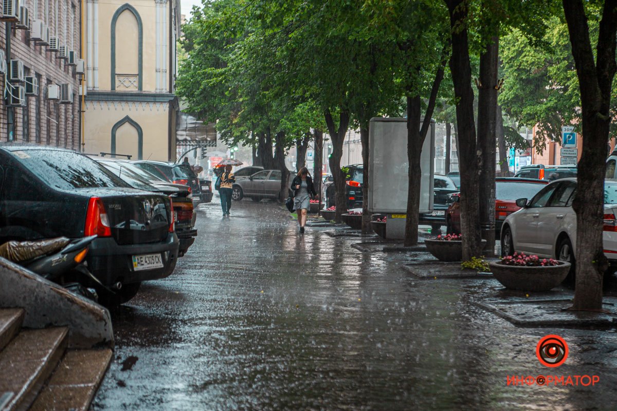 В Днепре прошел град и сильный дождь 17