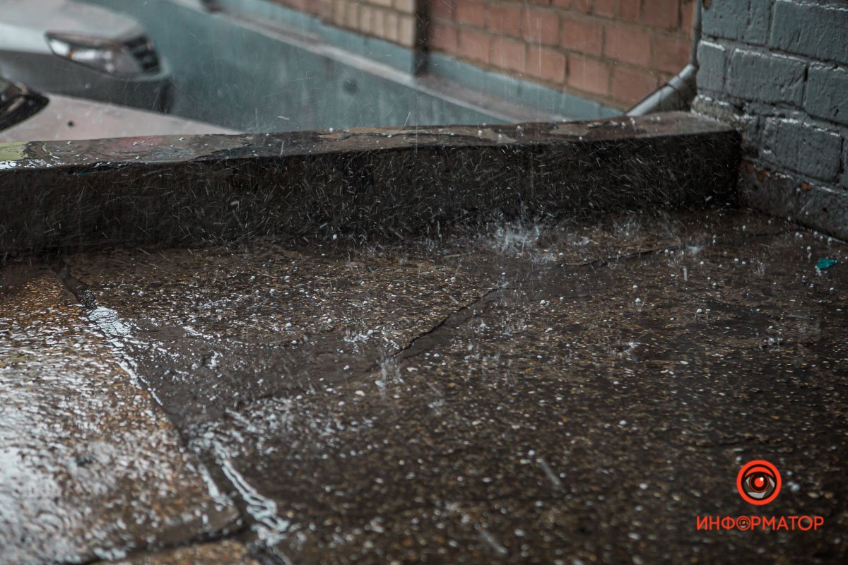 В Днепре прошел град и сильный дождь 19