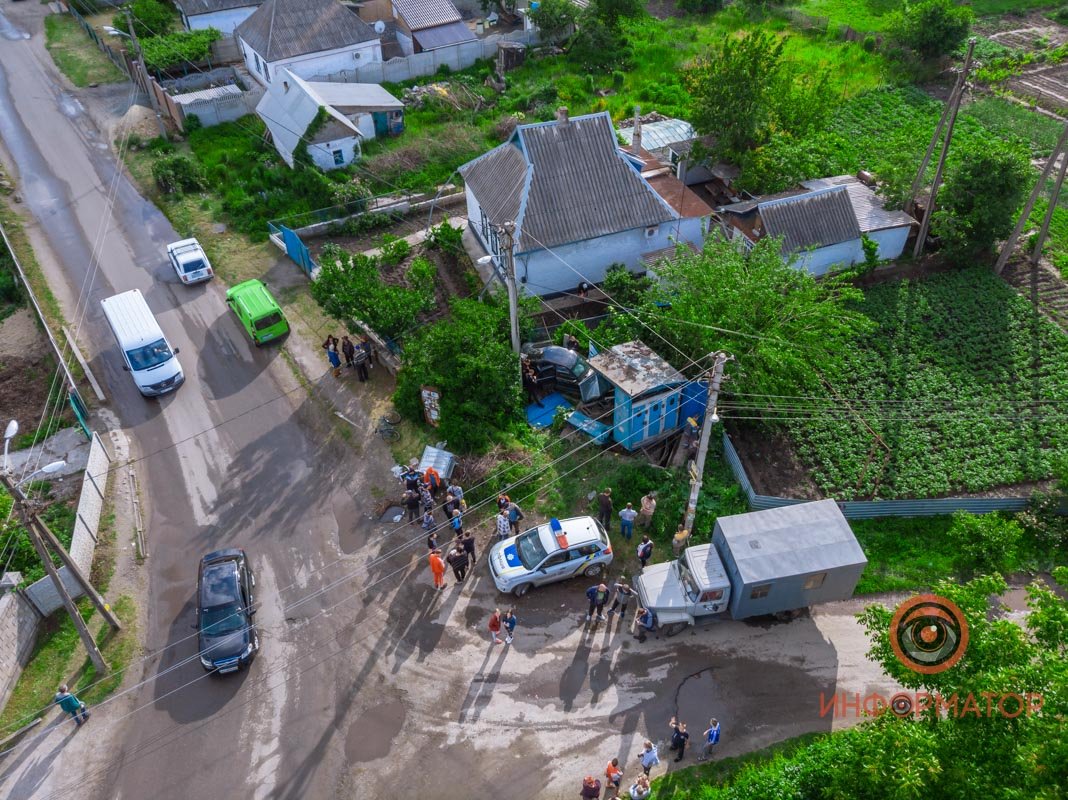 В Днепре пьяный мужчина украл BMW и влетел в трансформаторную будку 7