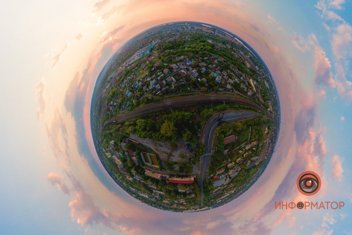 Посмотри на закат. Красотища. Тот, наверху, живописец что надо Посмотри на закат. Красотища. Тот, наверху, живописец что надо