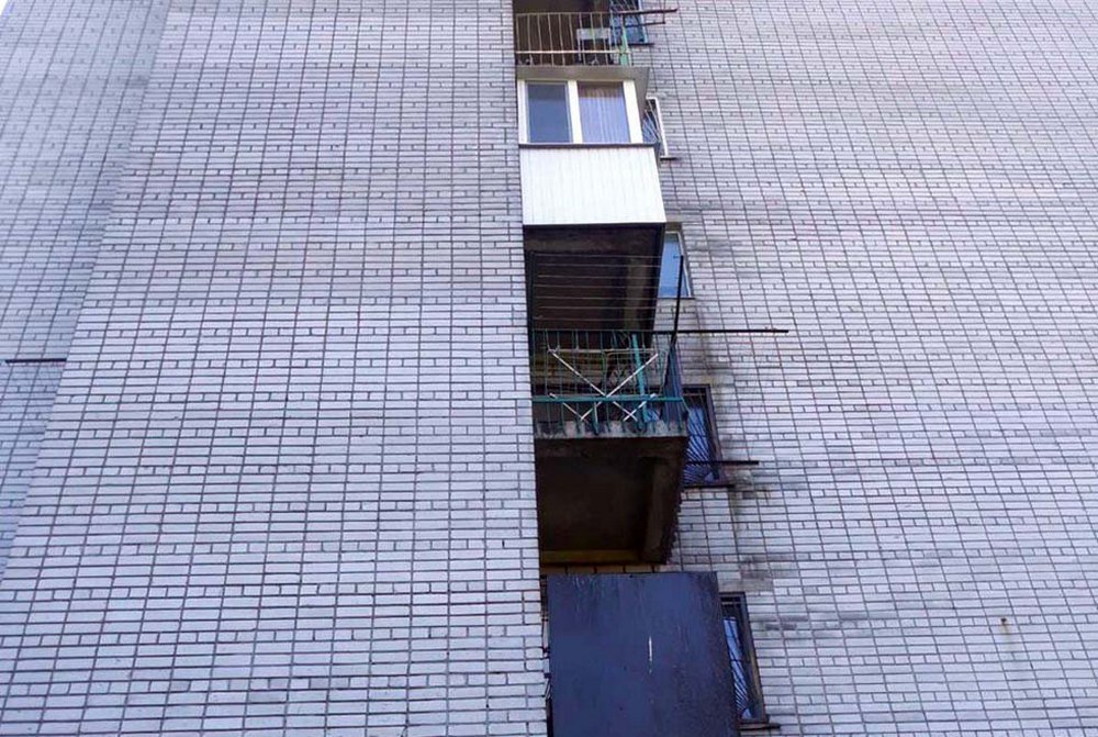 Часть жильцов спасатели эвакуировали по лестнице