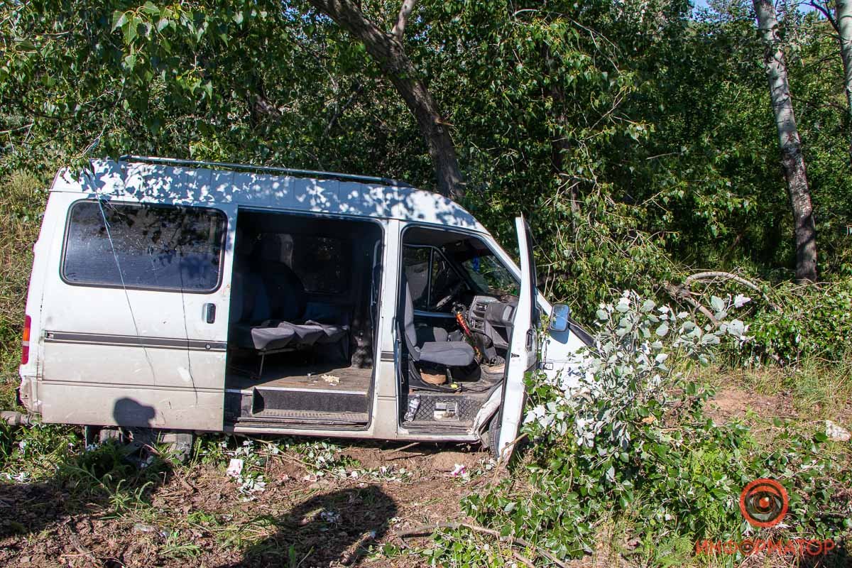 В салоне микроавтобуса было трое пассажиров