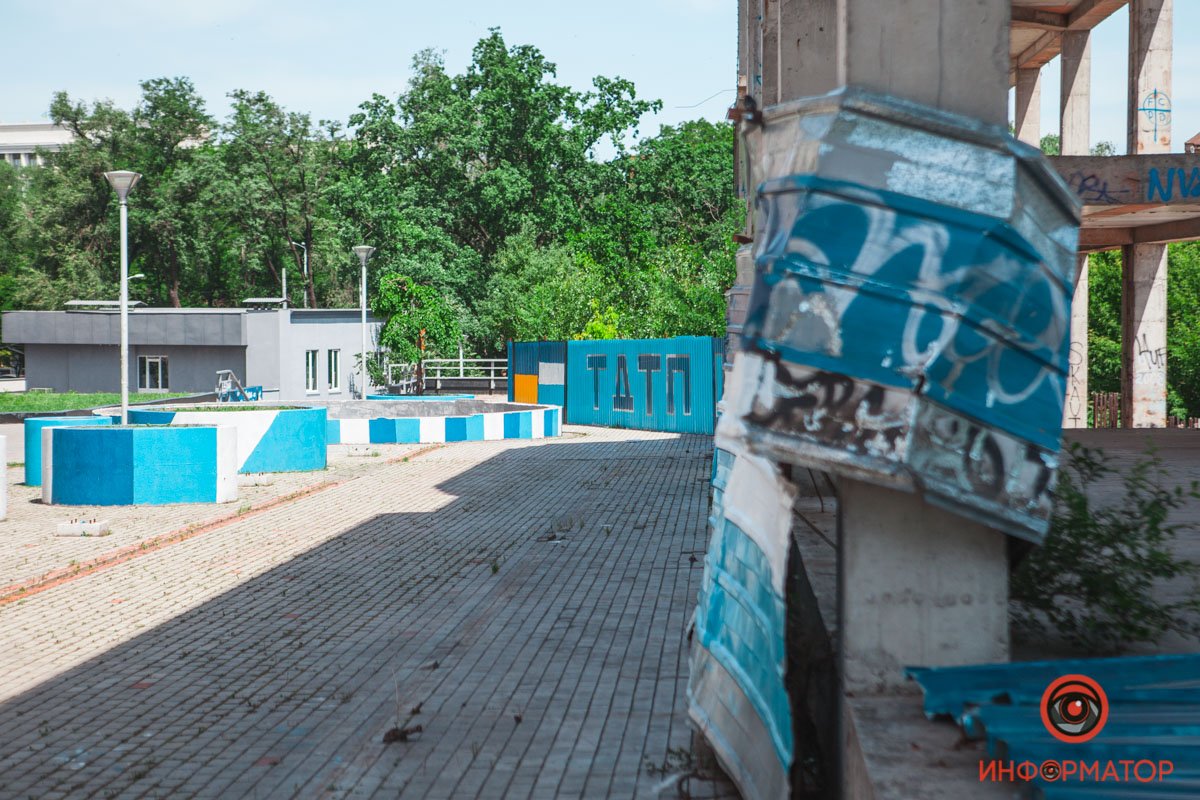 Фанаты ФК "Днепр" привели в порядок бульвар Кучеревского: как он выглядит сейчас 4