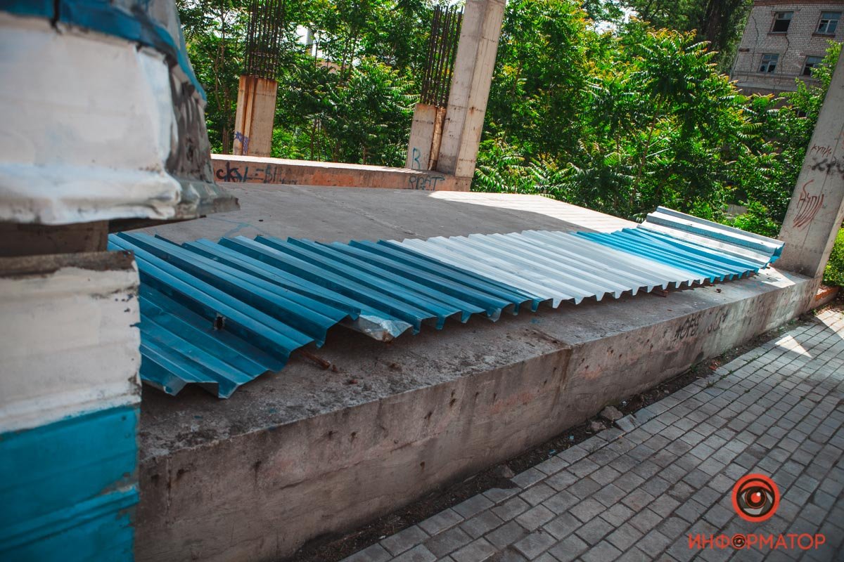 Фанаты ФК "Днепр" привели в порядок бульвар Кучеревского: как он выглядит сейчас 5