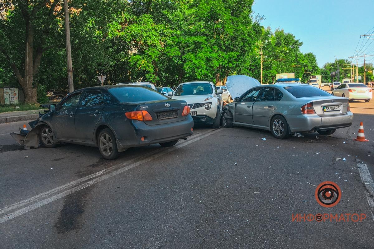 ДТП с тремя автомобилями ДТП с тремя автомобилями