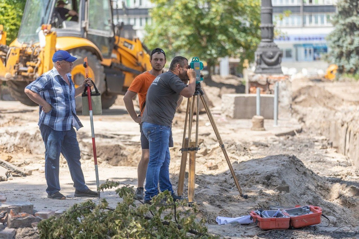 В Днепре проходит реконструкция улицы Яворницкого и площади Шевченко: как они будут выглядеть 19