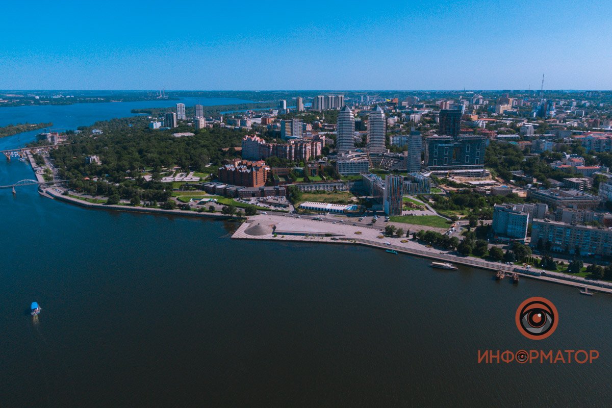 А уже и темень за окном, А уже и темень за окном,