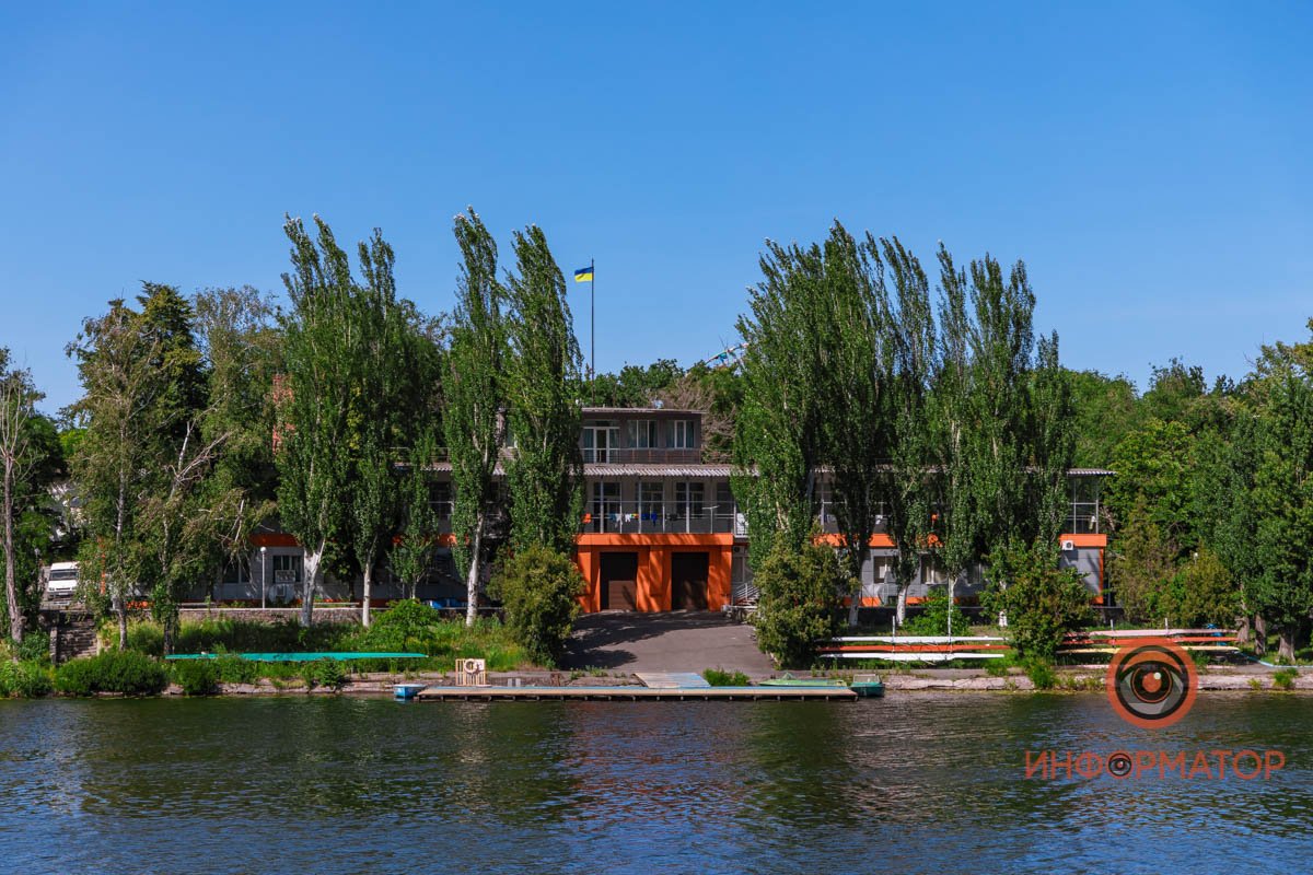 Шагал, не жалея пшеницы, Шагал, тишины не ценя,