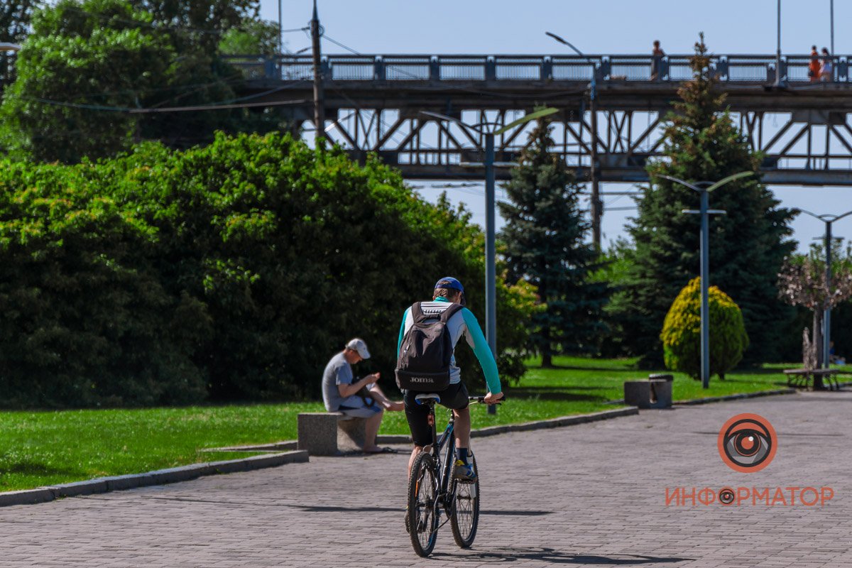 На русого мальчика глядя, Мне так захотелось сказать: