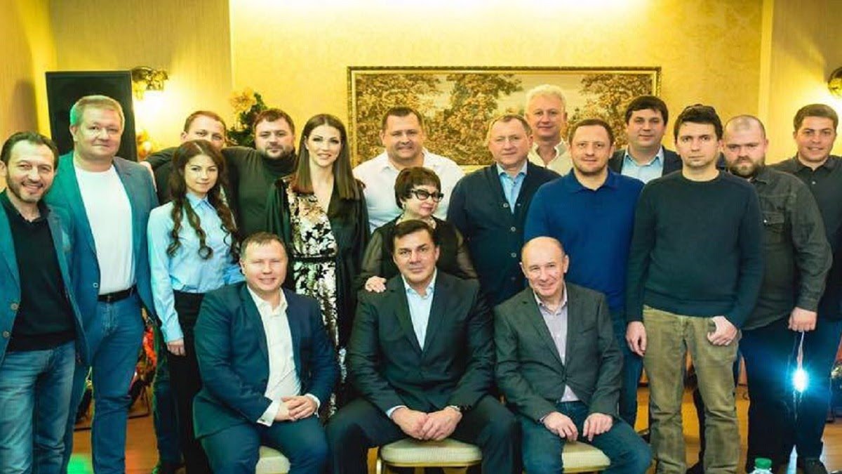 Выборы в Днепре: кто из депутатов горсовета от партии УКРОП снова станет кандидатом