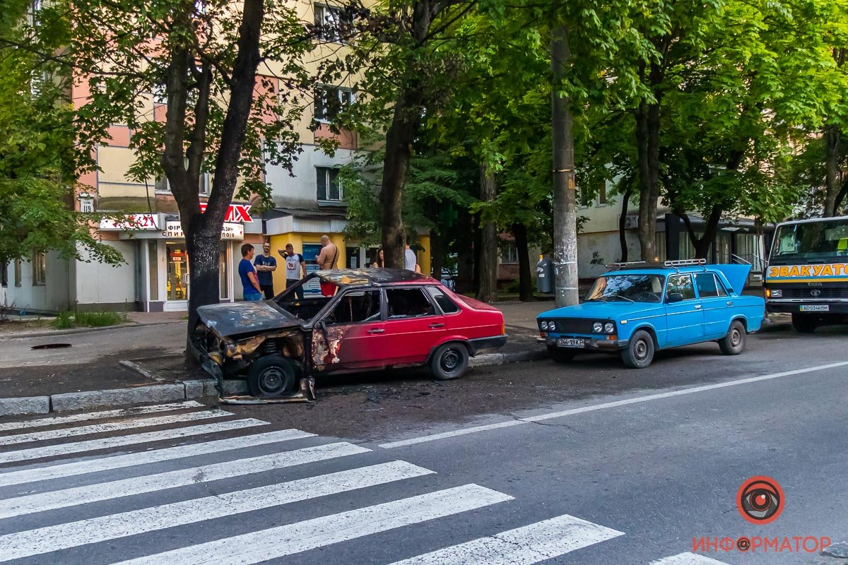 На месте работали спасатели На месте работали спасатели