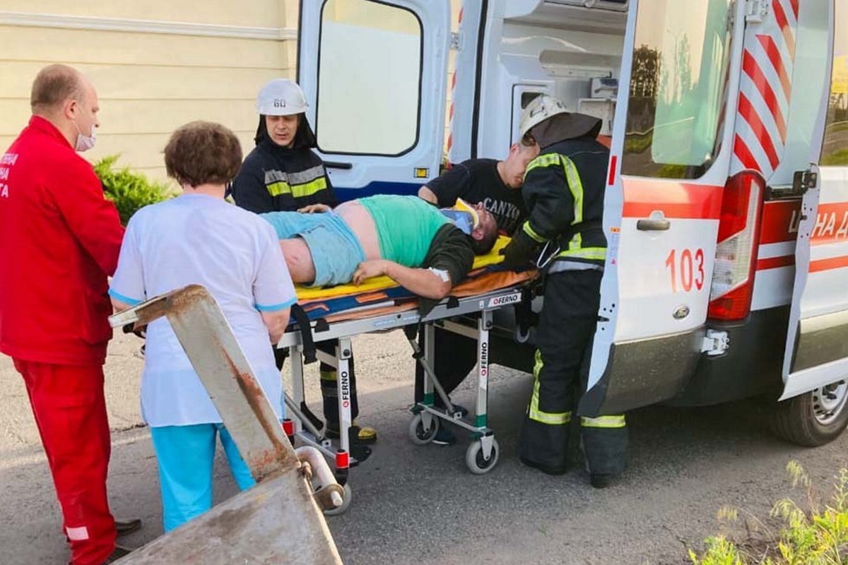 Мужчину госпитализировали Мужчину госпитализировали