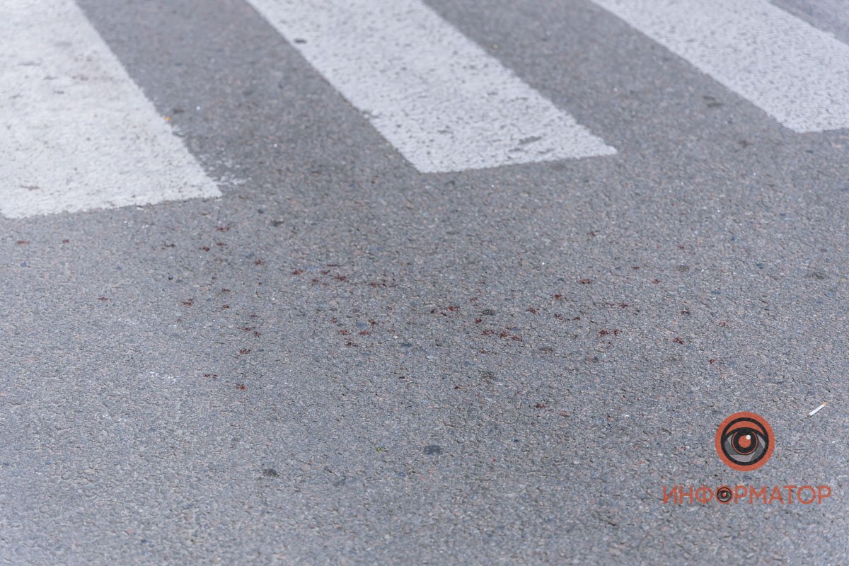 У девочки счесаны локти и колени, у женщины - рассечен лоб У девочки счесаны локти и колени, у женщины - рассечен лоб