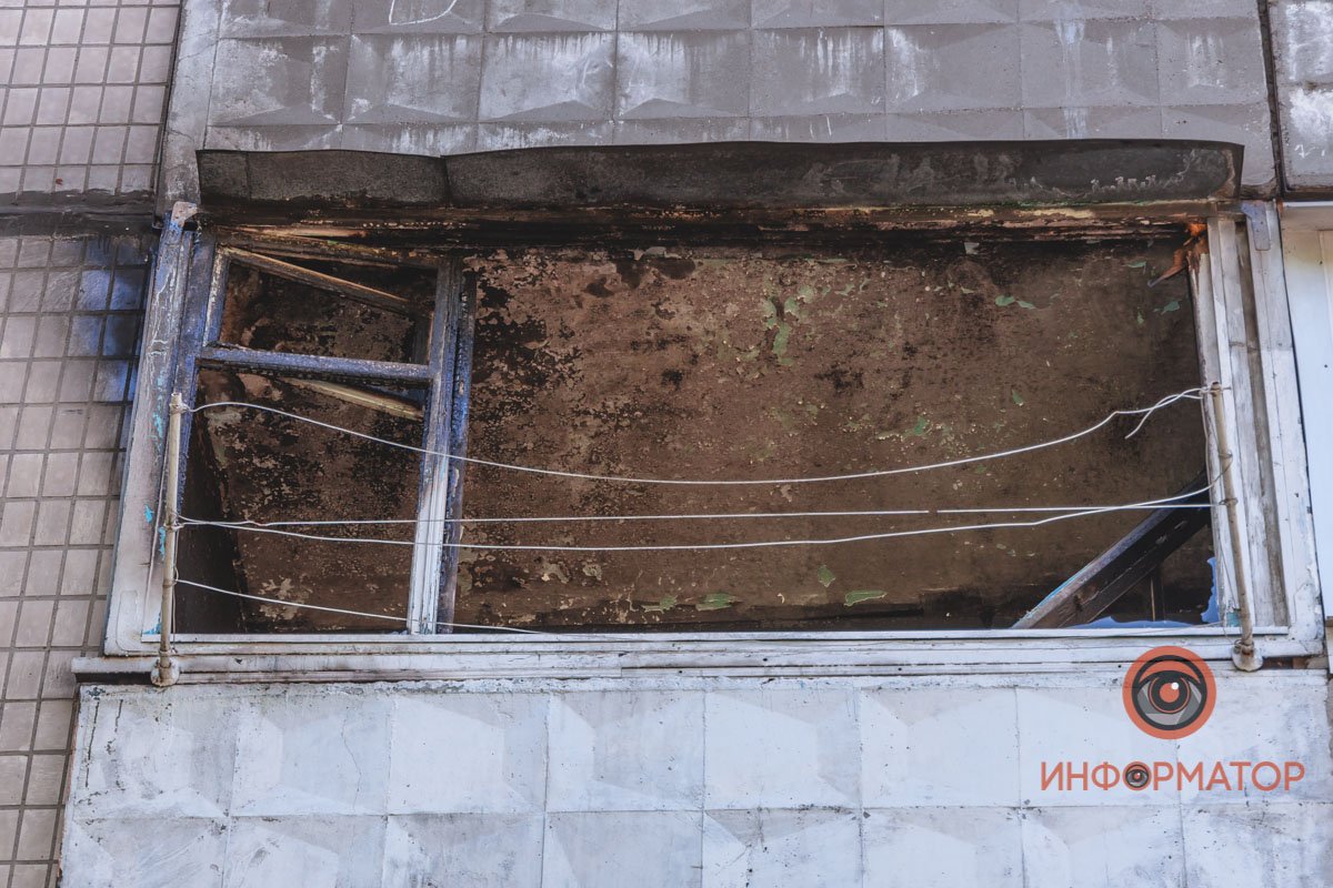 Потушить огонь спасателям удалось до того, как он перекинулся на квартиру