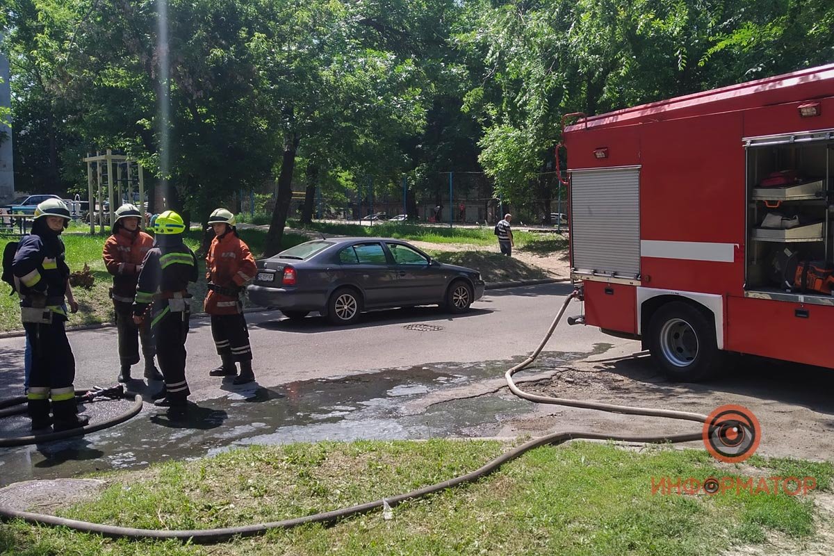В Днепре на Погребняка загорелся Mercedes Vito 4
