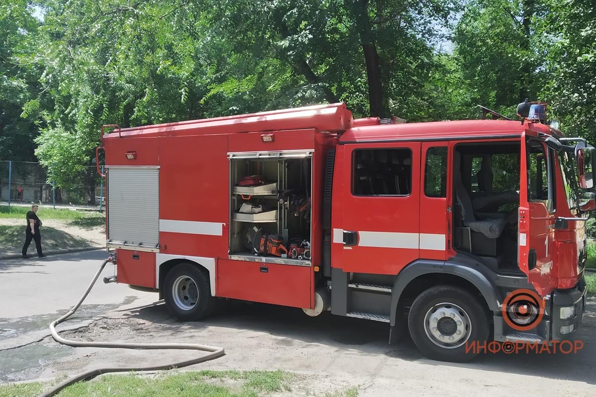 В Днепре на Погребняка загорелся Mercedes Vito 5