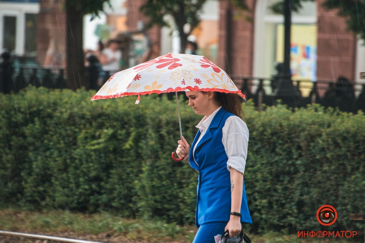В Днепре прошел сильный дождь: фото непогоды 2
