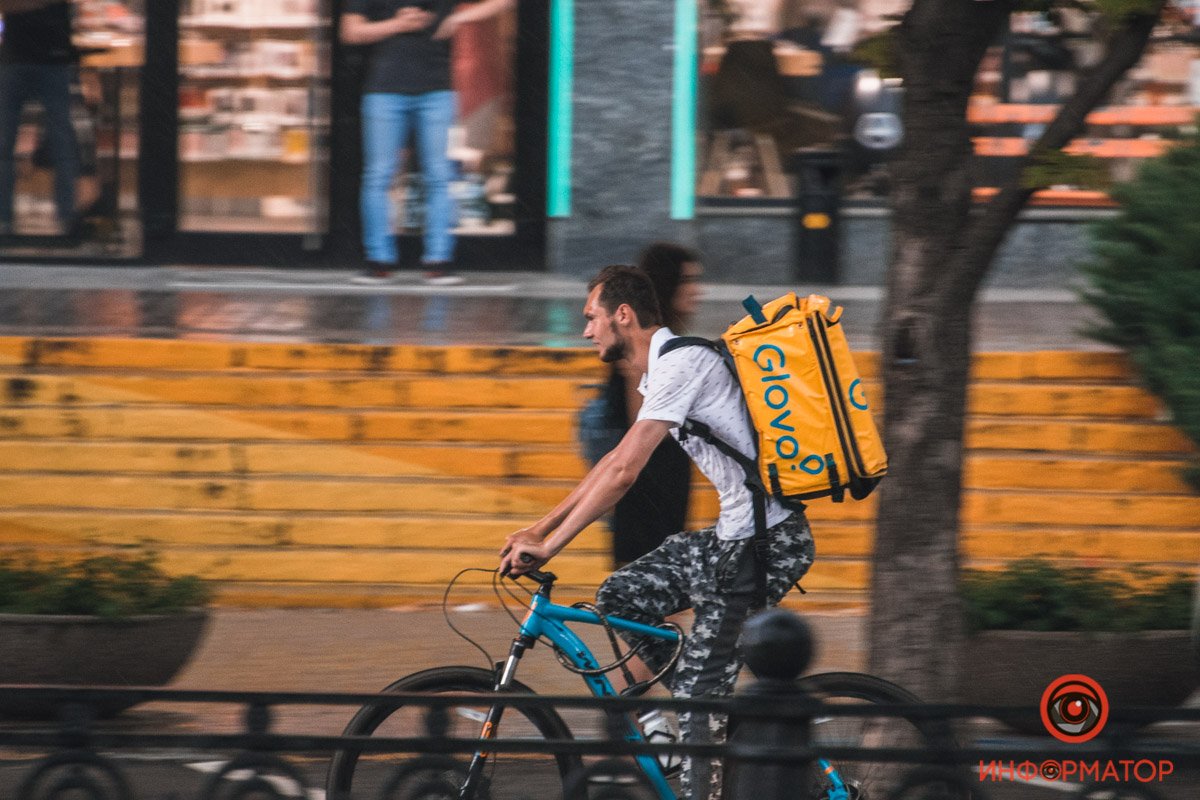 В Днепре прошел сильный дождь: фото непогоды 5