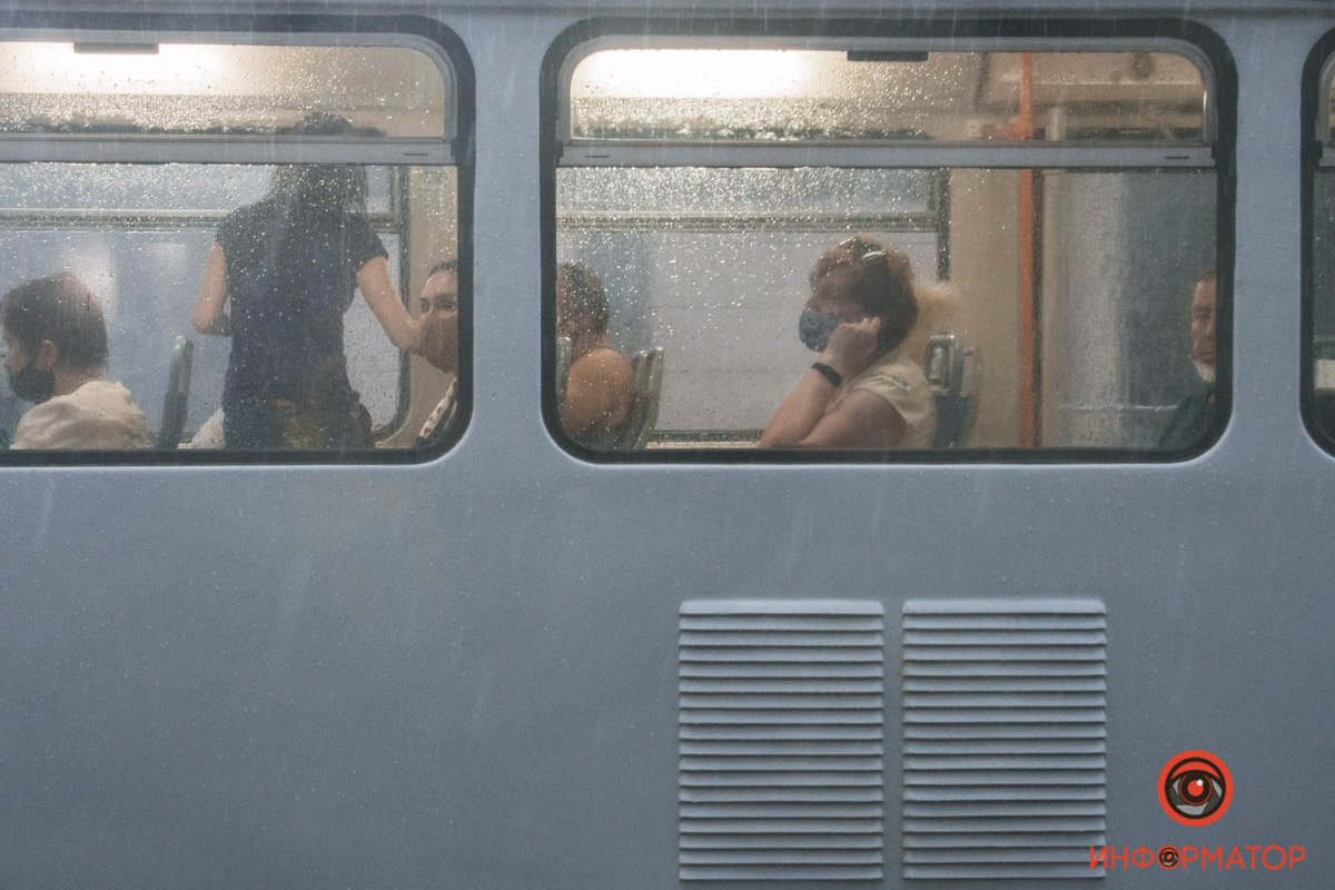 В Днепре прошел сильный дождь: фото непогоды 23