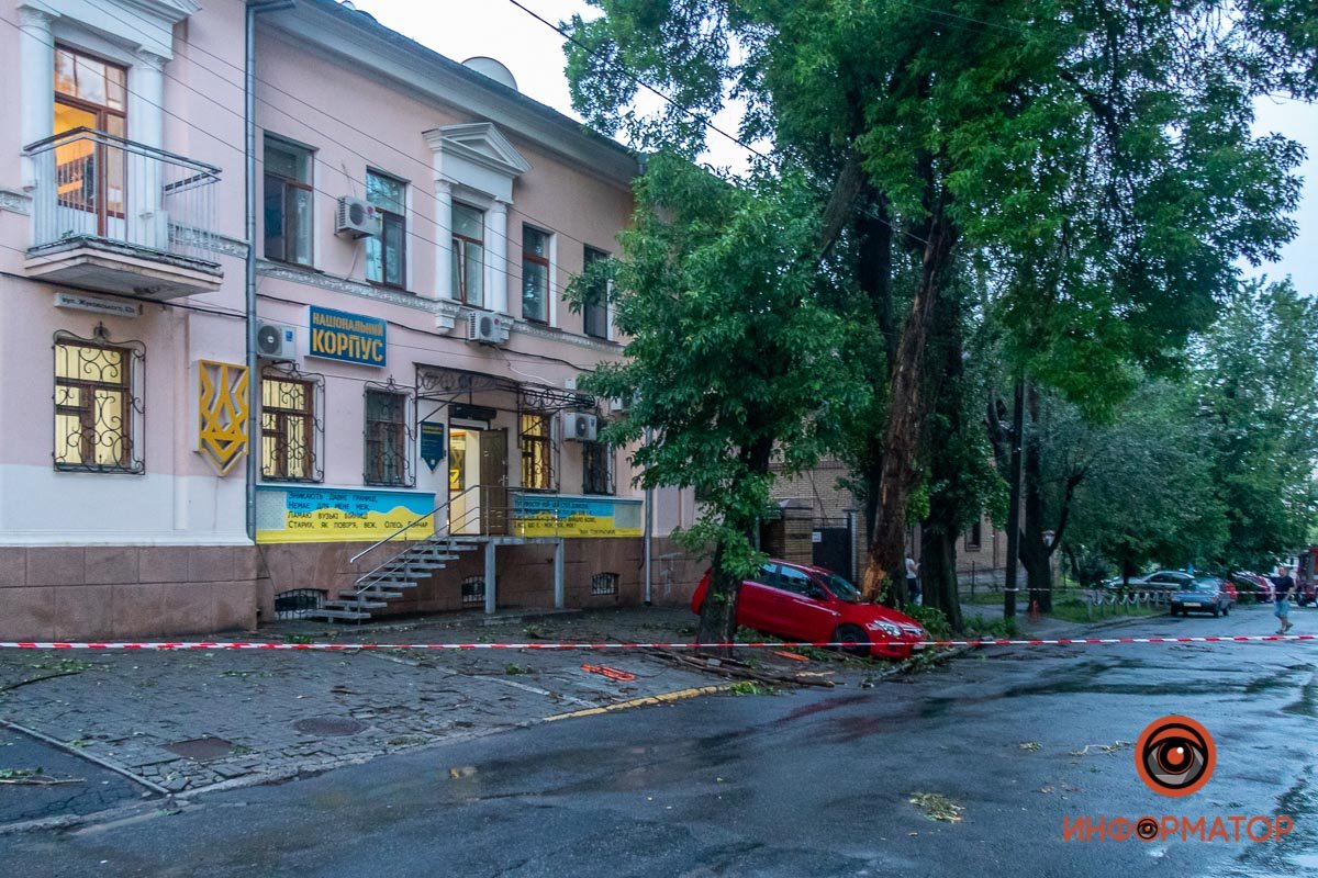 Проезд по улице перекрыли Проезд по улице перекрыли