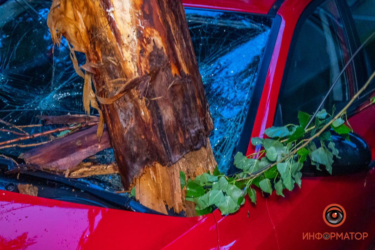 Машину заполнило водой Машину заполнило водой