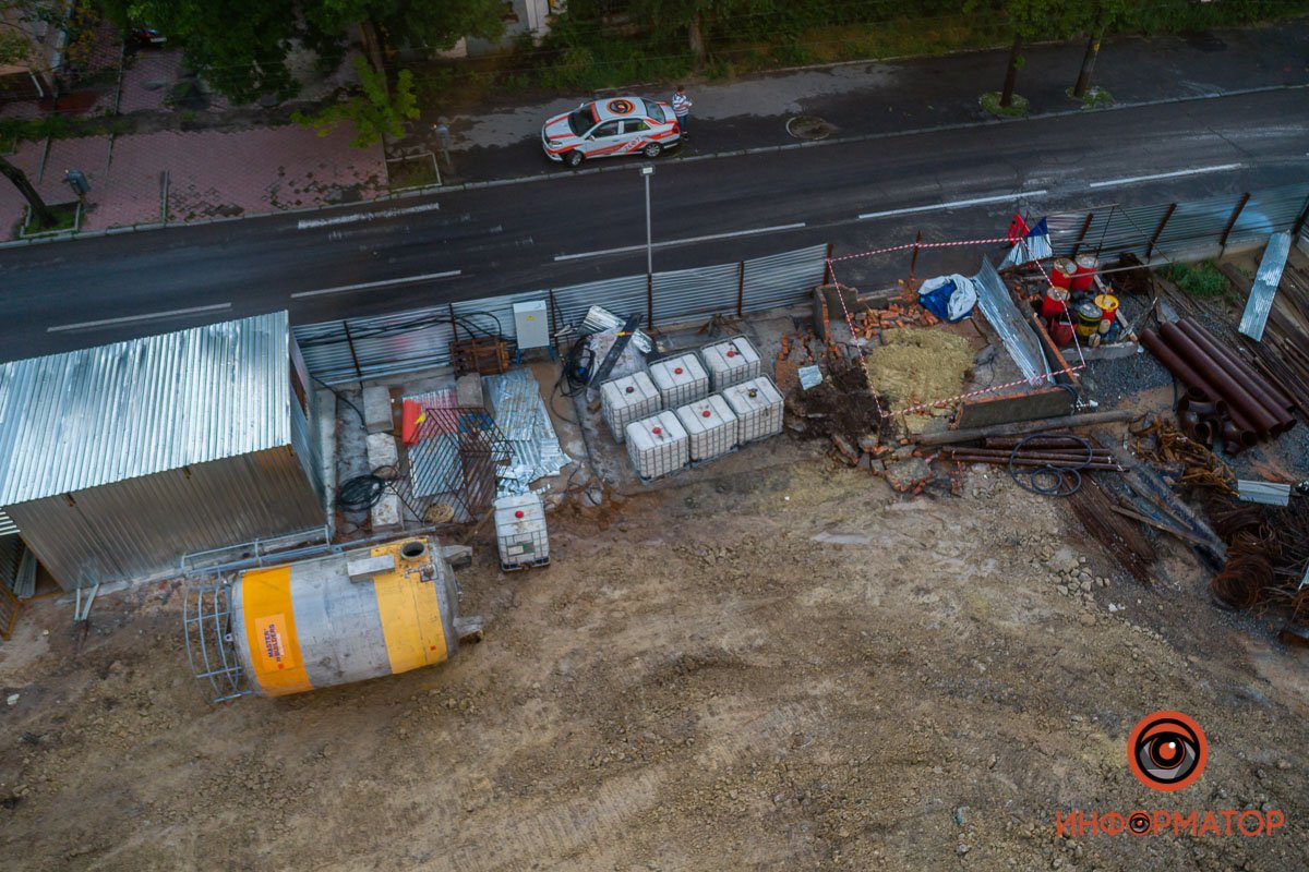 В Днепре ночью рухнул металлический резервуар на стройплощадке станции метро 9
