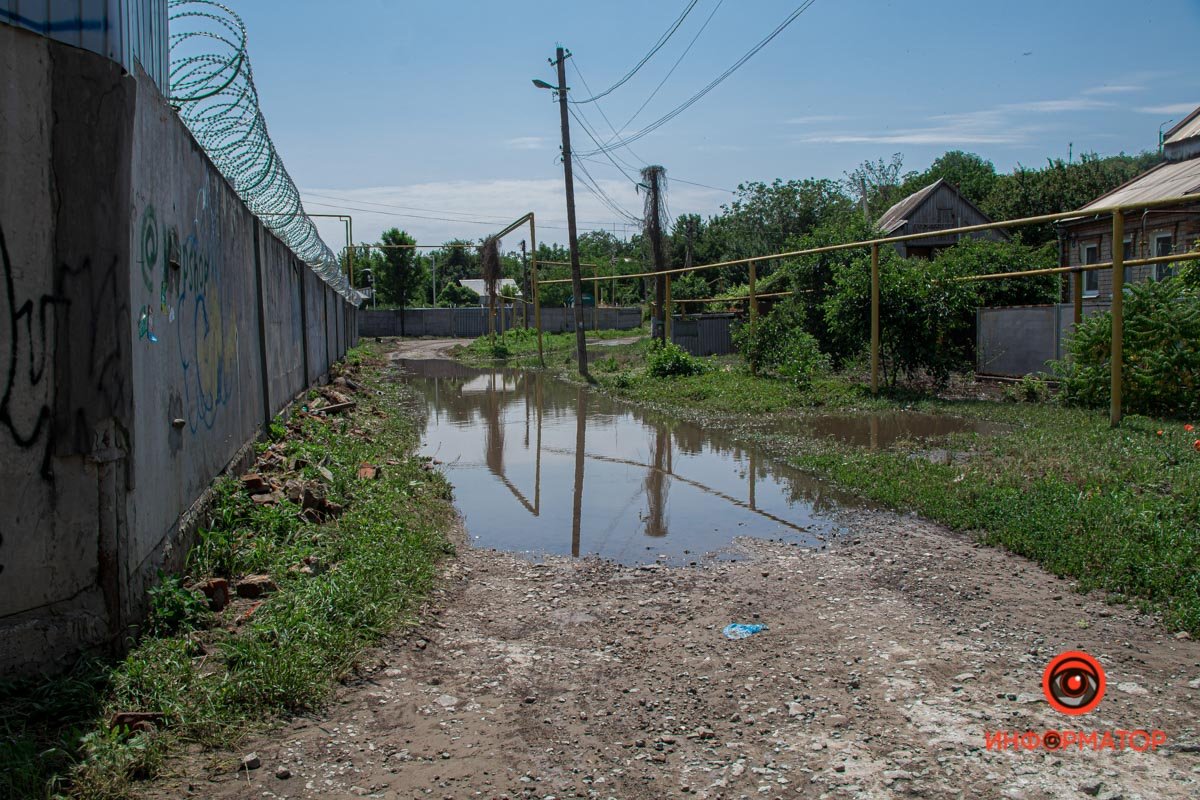 В Днепре на Мандрыковском спуске после бури затопило частные дома и огороды 2