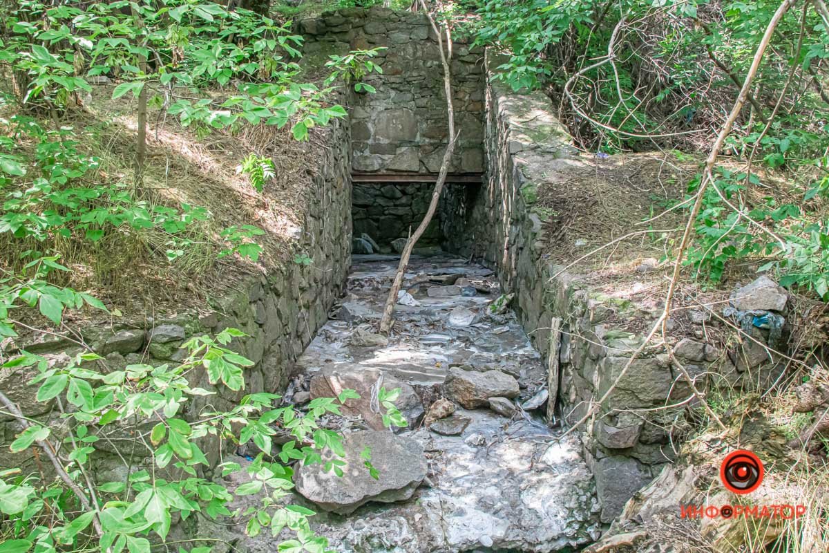 В Днепре на Мандрыковском спуске после бури затопило частные дома и огороды 5