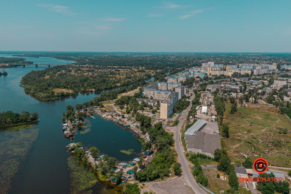 Это производные от названий поселков Ломовка и Каменка Это производные от названий поселков Ломовка и Каменка