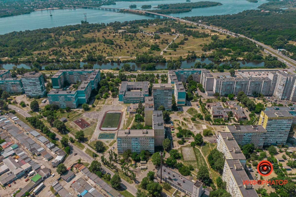 Свое название массив тогда получил в честь советского военачальника Михаила Фрунзе Свое название массив тогда получил в честь советского военачальника Михаила Фрунзе