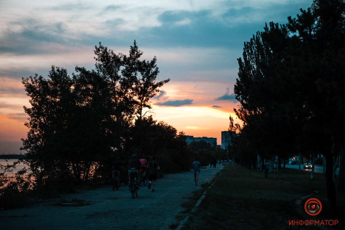 Солнце постепенно прячется Солнце постепенно прячется